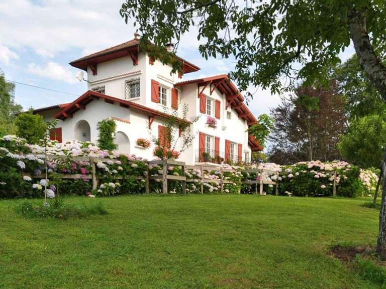 House Itxassou - 6 bedrooms - 265m²