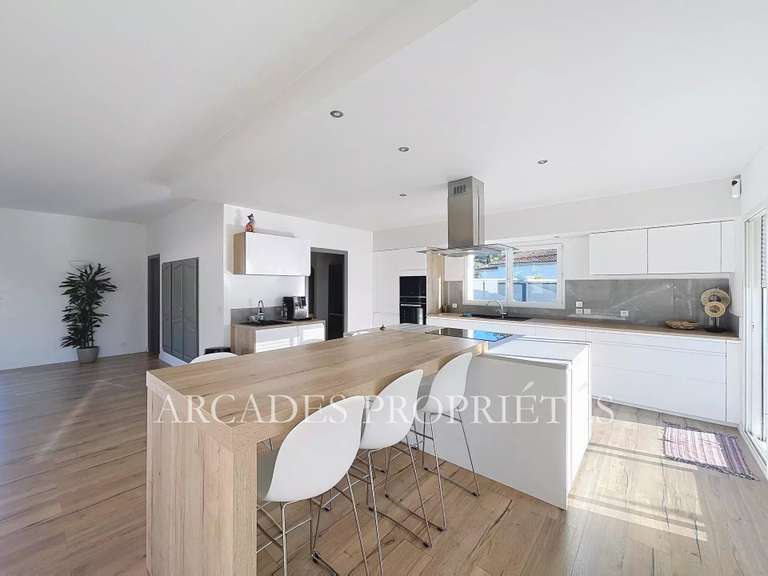 Maison Izon - 4 chambres - 228m²