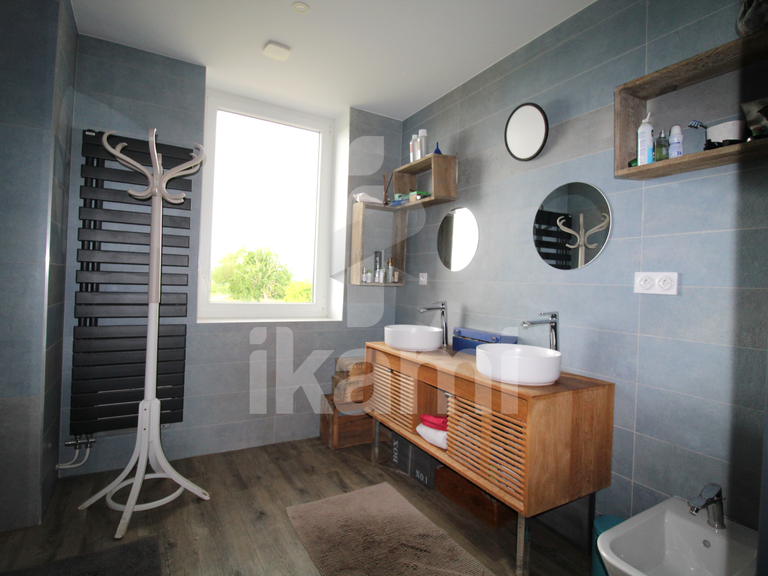 Maison Jaillans - 6 chambres - 279m²