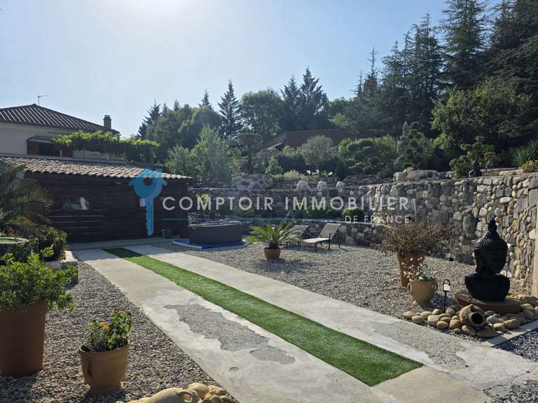 Maison Jaujac - 4 chambres - 136m²