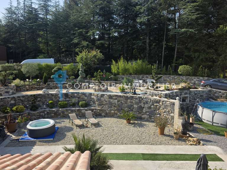 Maison Jaujac - 4 chambres - 136m²