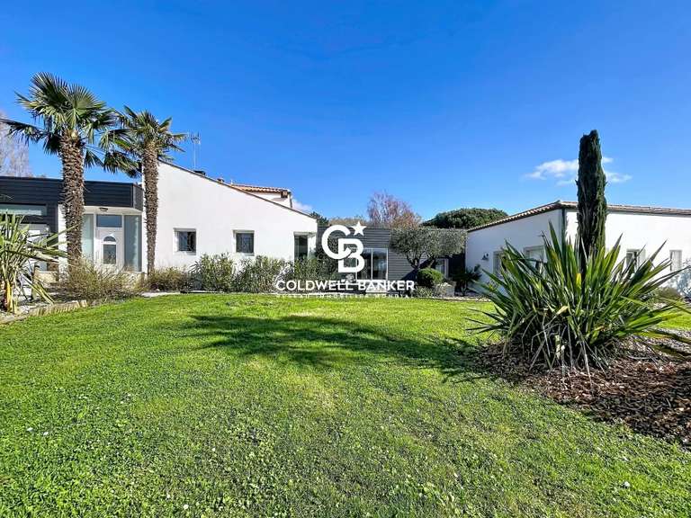 Maison Jazennes - 5 chambres - 491m²