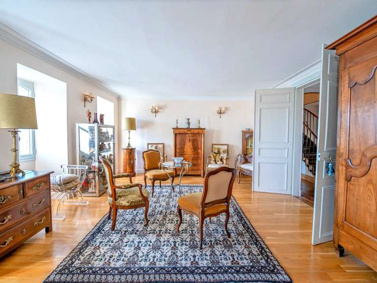 Manor Joigny - 4 bedrooms - 480m²
