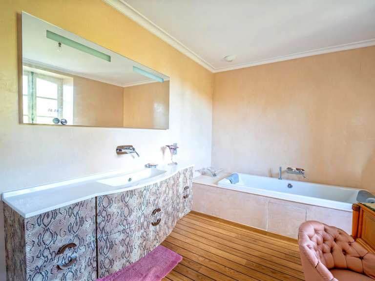 Manor Joigny - 4 bedrooms - 480m²