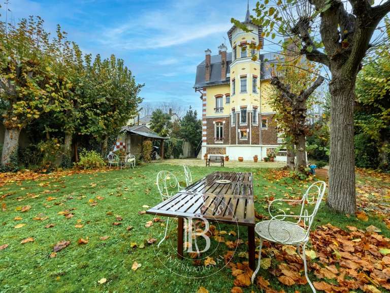 Maison Joinville-le-Pont - 6 chambres - 350m²