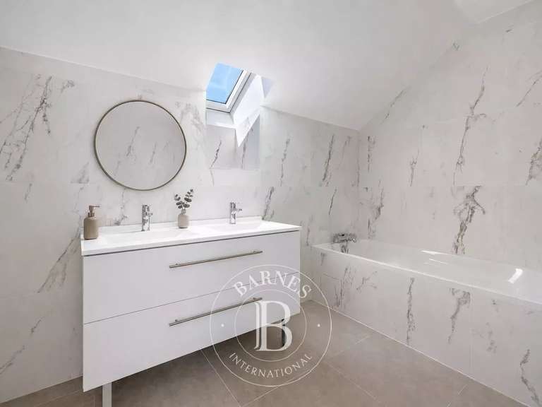 Maison Joinville-le-Pont - 5 chambres - 219m²