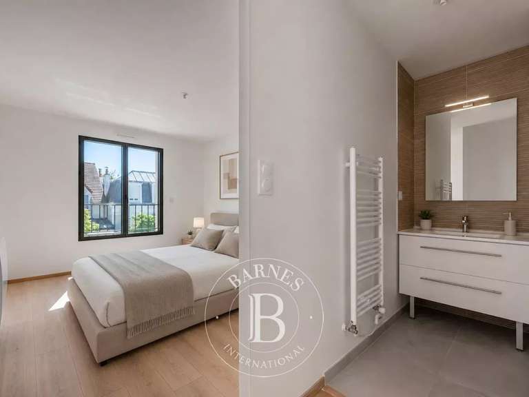 Maison Joinville-le-Pont - 5 chambres - 219m²