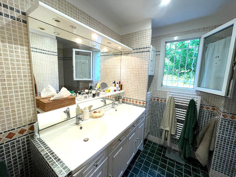 Maison Jonquerettes - 5 chambres - 176m²