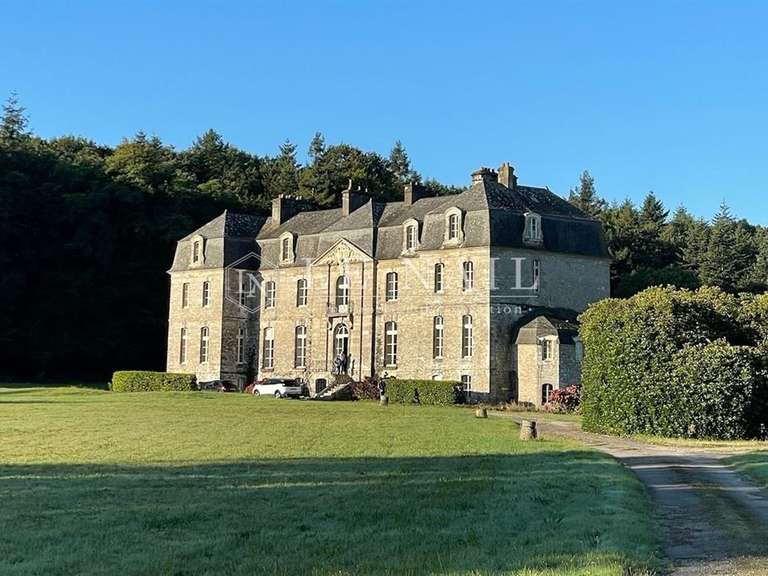 Château Josselin - 9 chambres - 750m²