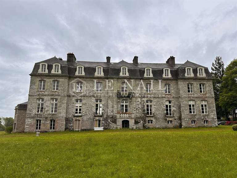 Château Josselin - 9 chambres - 750m²