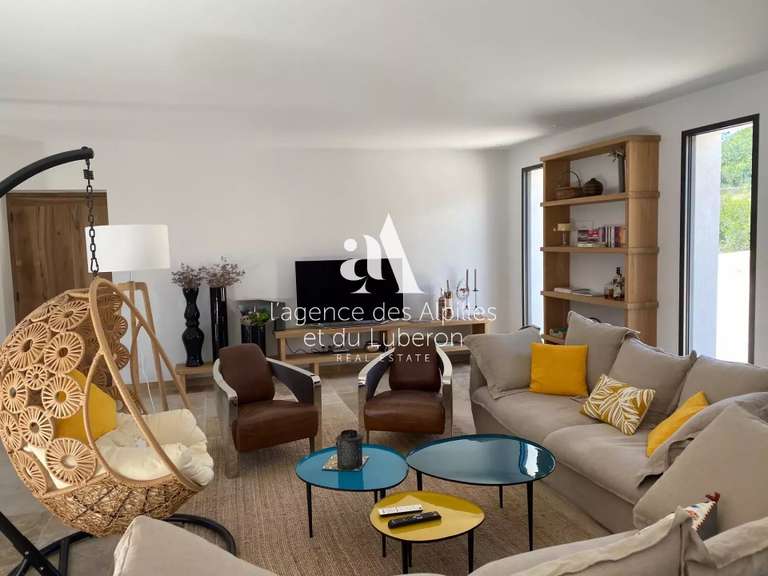 House Joucas - 4 bedrooms - 6300m²