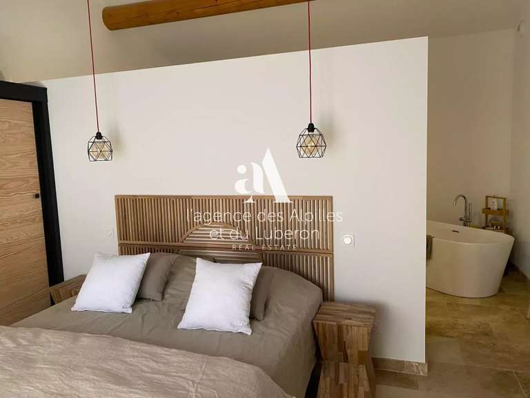 House Joucas - 4 bedrooms - 6300m²