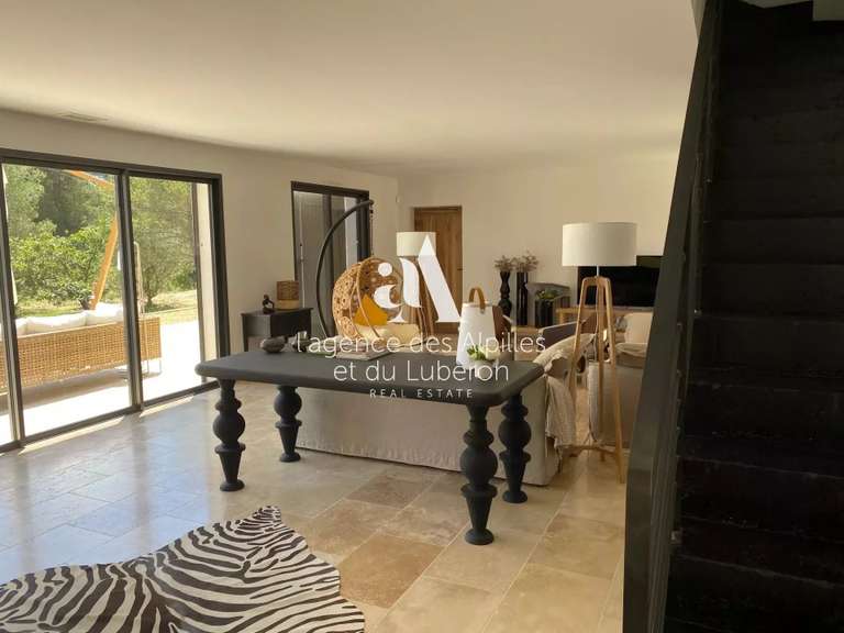 House Joucas - 4 bedrooms - 6300m²