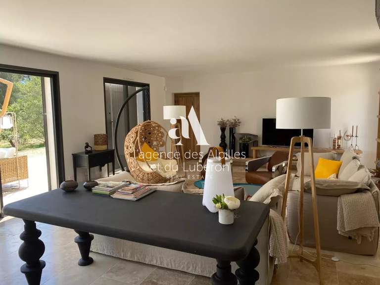 House Joucas - 4 bedrooms - 6300m²