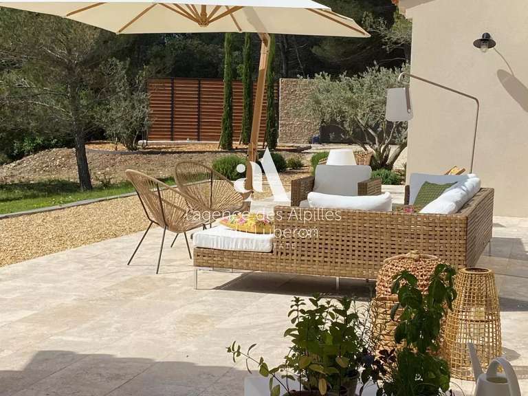 House Joucas - 4 bedrooms - 6300m²
