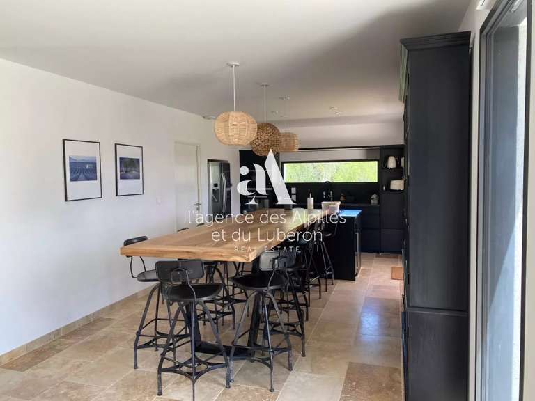 House Joucas - 4 bedrooms - 6300m²