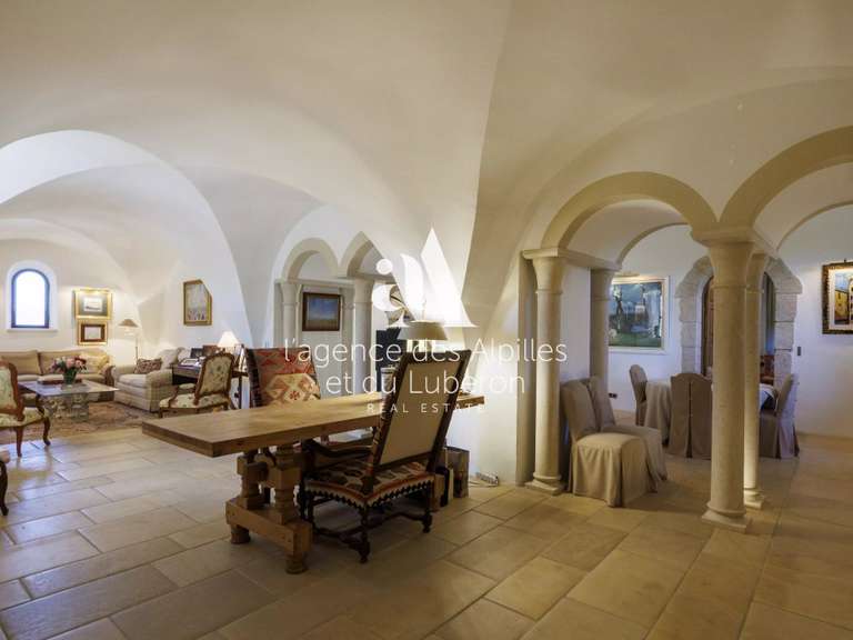 Propriété Joucas - 8 chambres - 5650m²