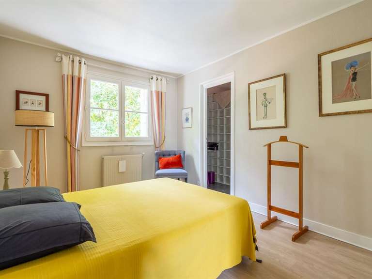 Maison Joué-lès-Tours - 3 chambres - 210m²