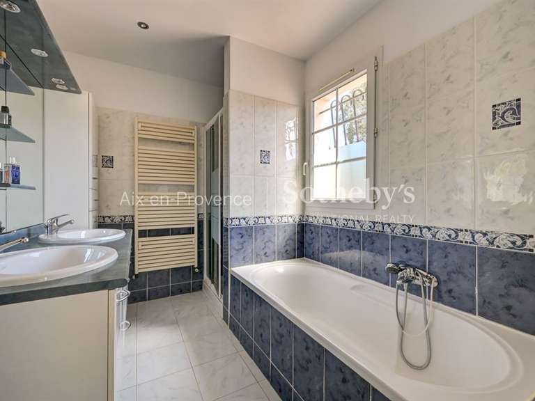 House Jouques - 4 bedrooms - 240m²