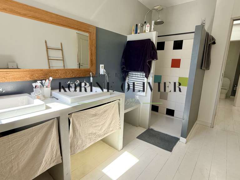 House Jouques - 6 bedrooms - 200m²