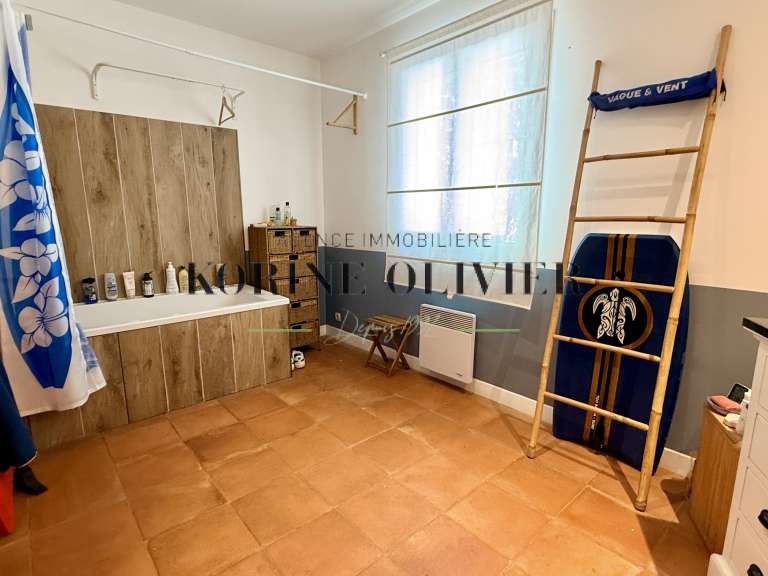 House Jouques - 6 bedrooms - 200m²