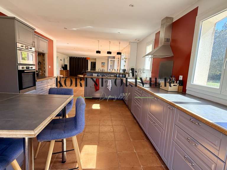 House Jouques - 6 bedrooms - 200m²