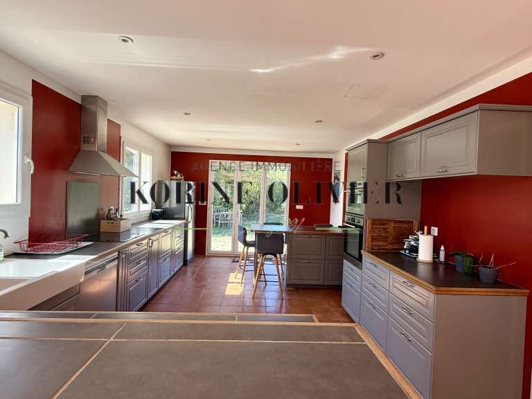 House Jouques - 6 bedrooms - 200m²