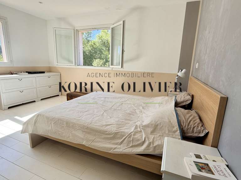 House Jouques - 6 bedrooms - 200m²