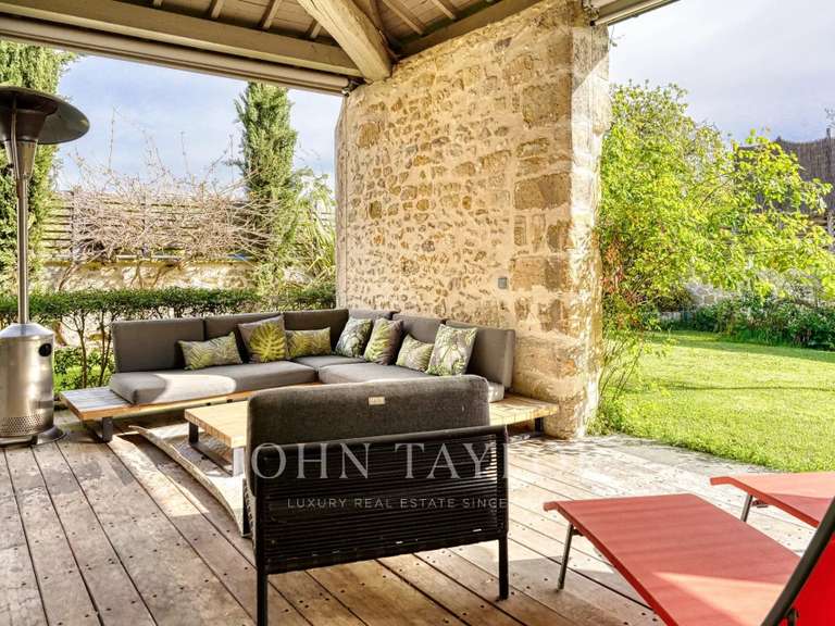 Maison Jouy-le-Moutier - 6 chambres - 530m²