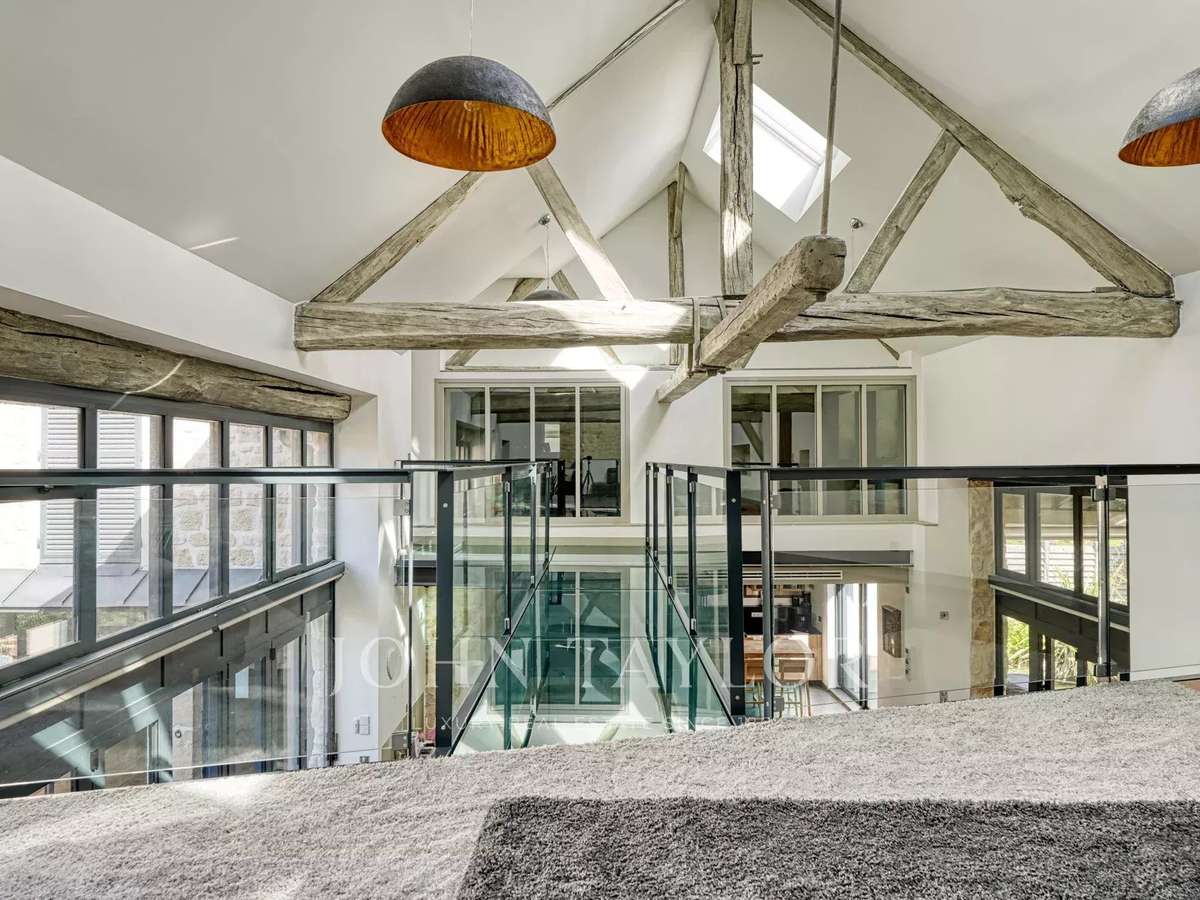 House Jouy-le-Moutier