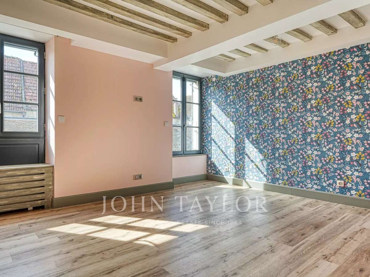 House Jouy-le-Moutier