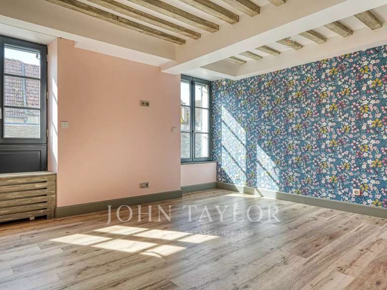 Maison Jouy-le-Moutier - 6 chambres - 530m²