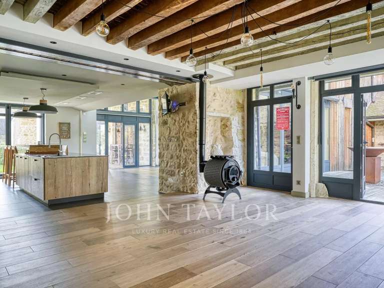 Maison Jouy-le-Moutier - 6 chambres - 530m²