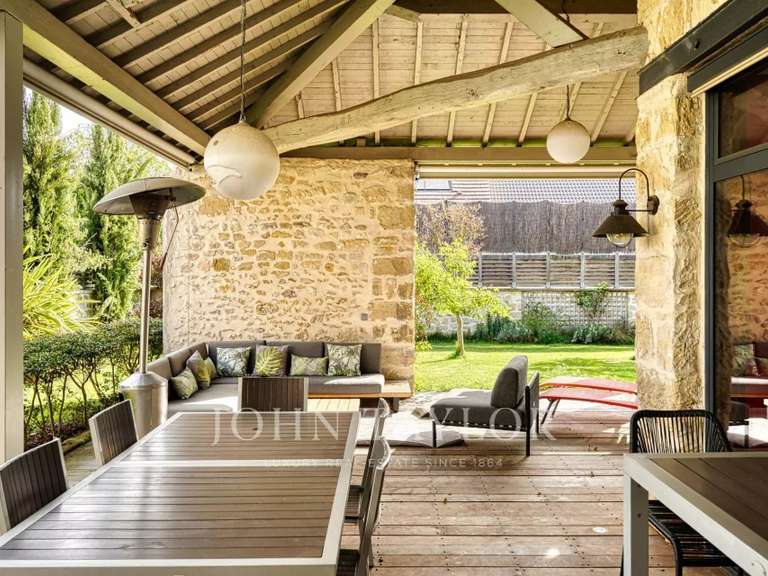 Maison Jouy-le-Moutier - 6 chambres - 530m²