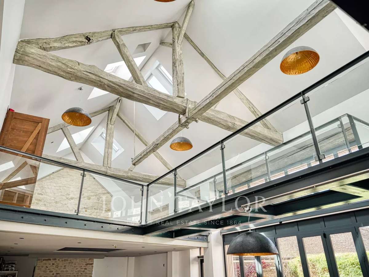 House Jouy-le-Moutier