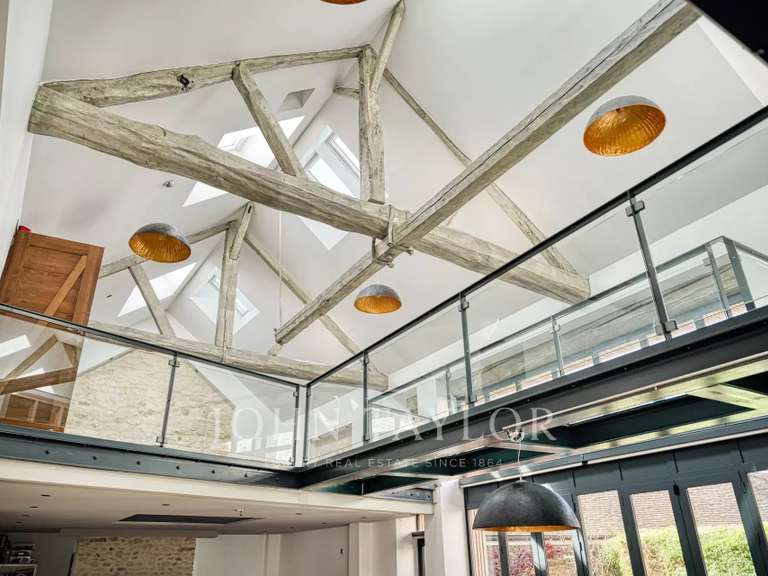 Maison Jouy-le-Moutier - 6 chambres - 530m²