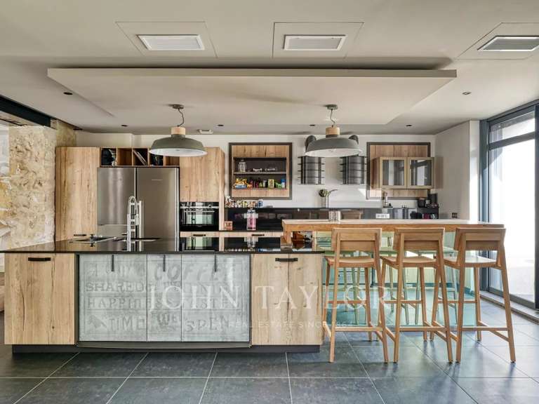 Maison Jouy-le-Moutier - 6 chambres - 530m²