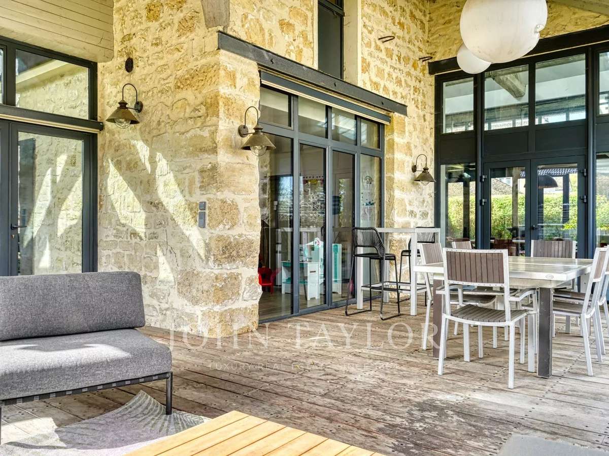 House Jouy-le-Moutier