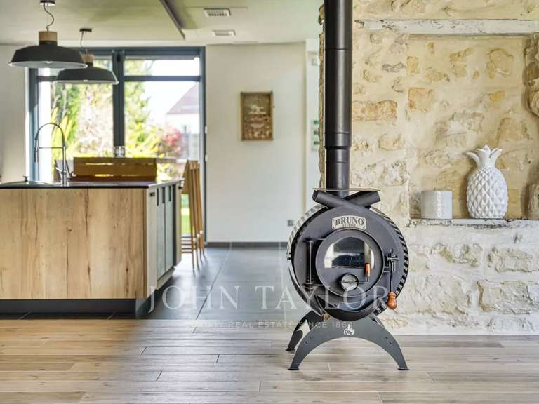 Maison Jouy-le-Moutier - 6 chambres - 530m²