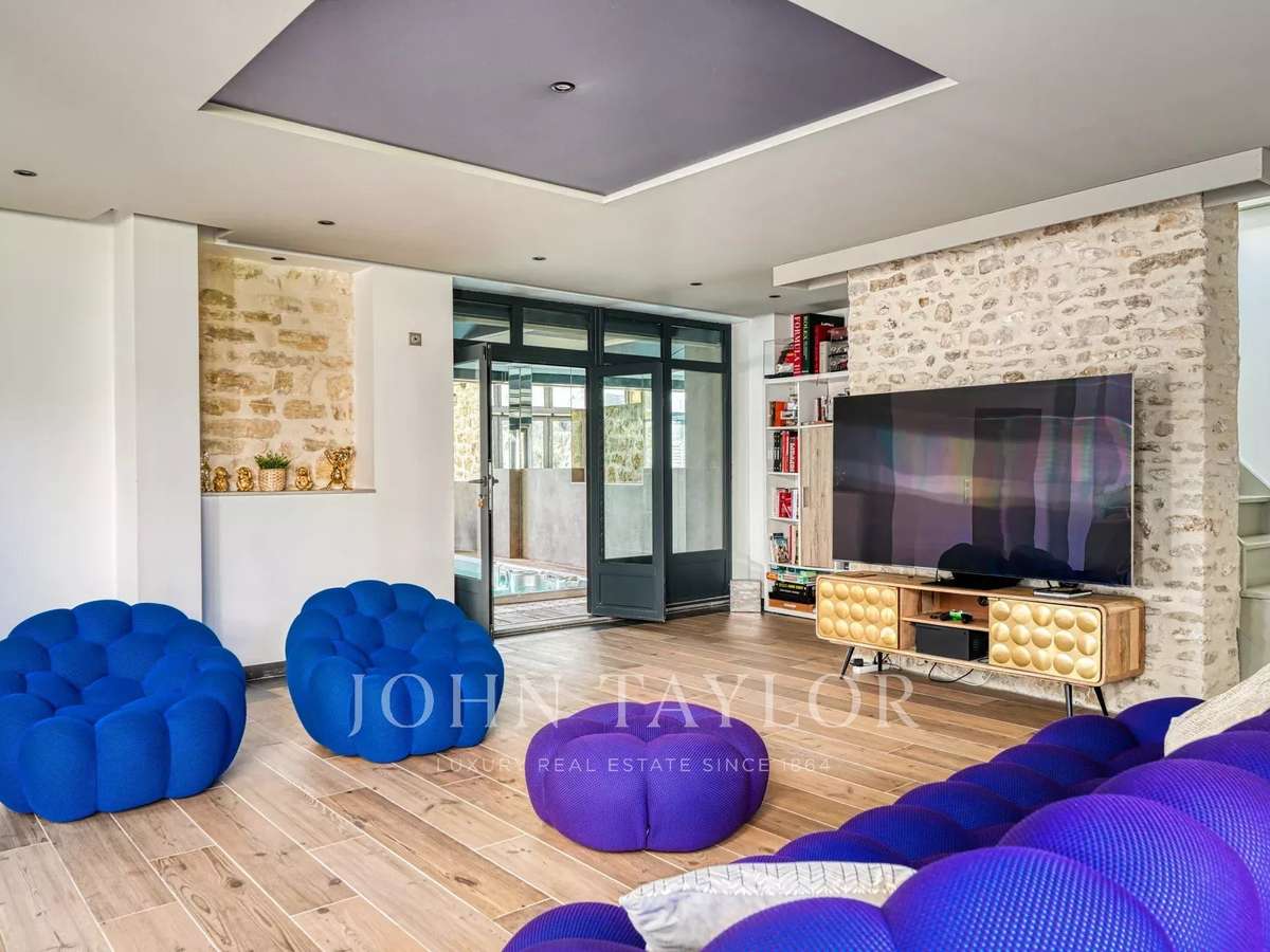 House Jouy-le-Moutier