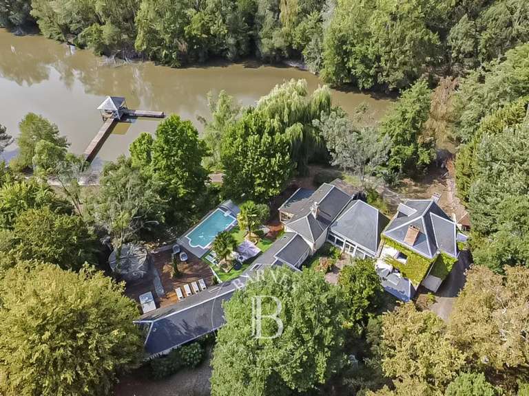 Property Jouy-le-Potier - 3 bedrooms - 270m²