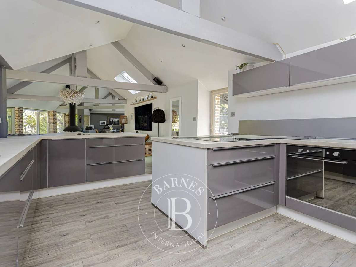 Property Jouy-le-Potier