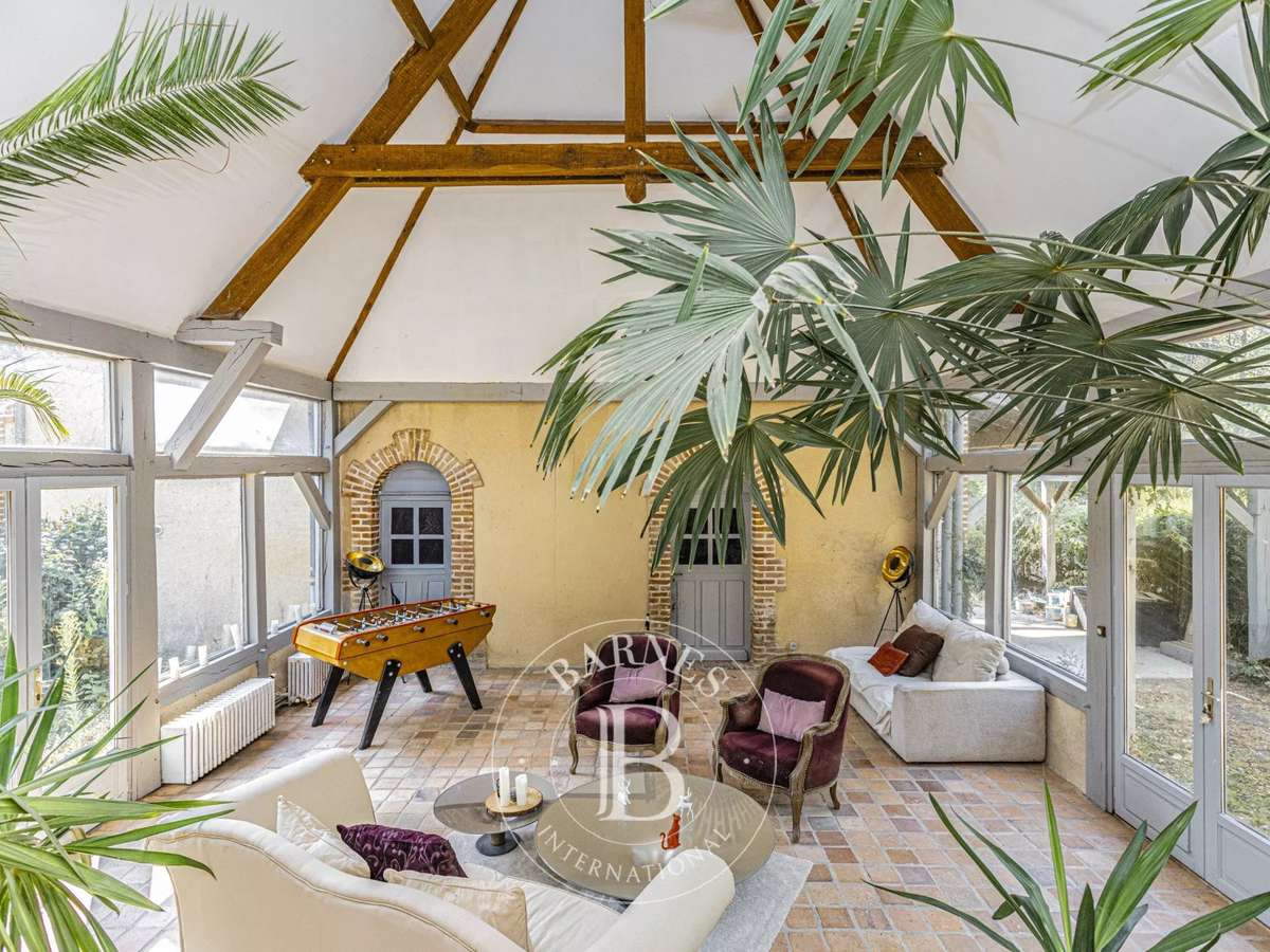 Property Jouy-le-Potier