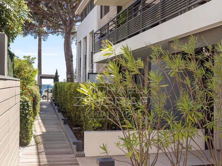 Apartment with Sea view juan-les-pins - 3 bedrooms - 128m²