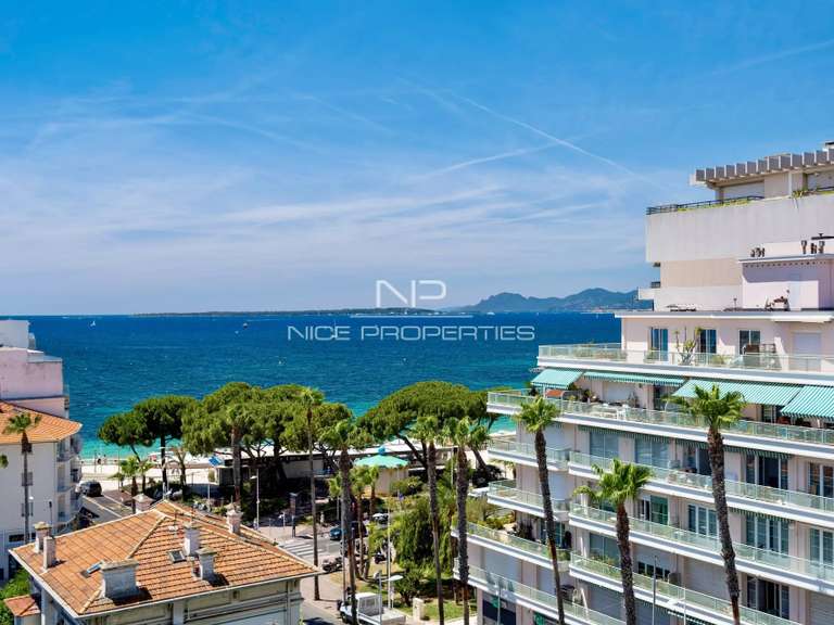 Apartment juan-les-pins - 4 bedrooms - 221m²