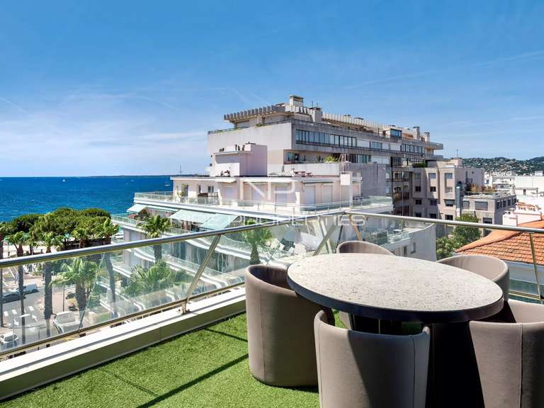 Apartment juan-les-pins - 4 bedrooms - 221m²