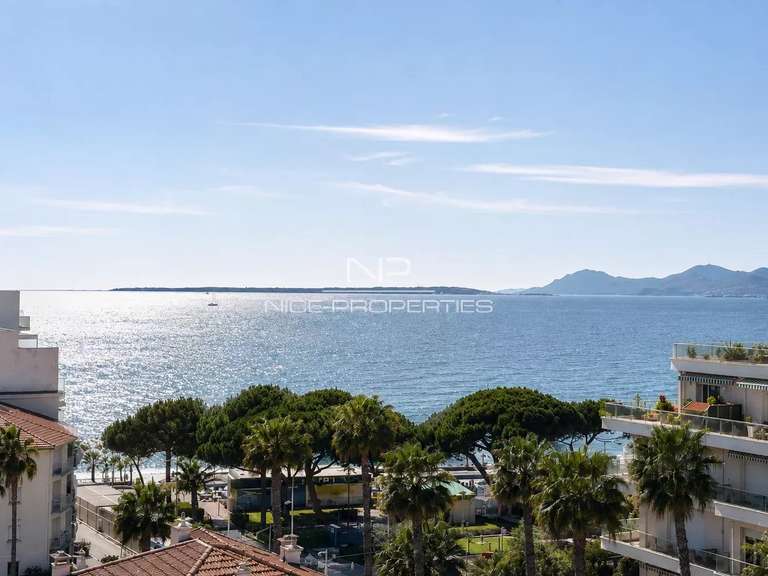Apartment juan-les-pins - 4 bedrooms - 221m²