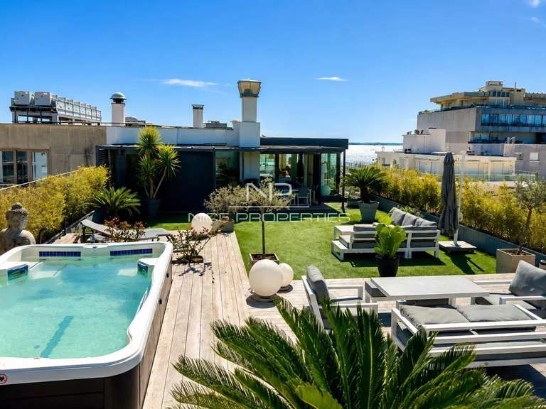 Apartment juan-les-pins - 4 bedrooms - 221m²