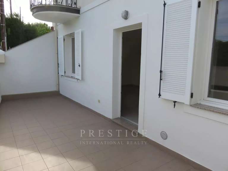 Maison Juan-les-pins - 2 chambres - 209m²