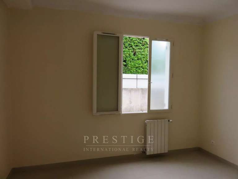 Maison Juan-les-pins - 2 chambres - 209m²